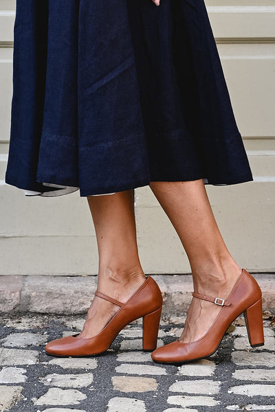 Bravina | Tägliche Sandalen mit Riemen und kleinem Absatz