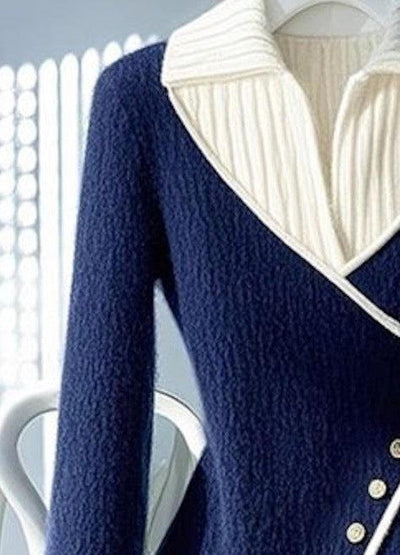 Benedetta® | Blauer V-Ausschnitt-Pullover mit Farbblock