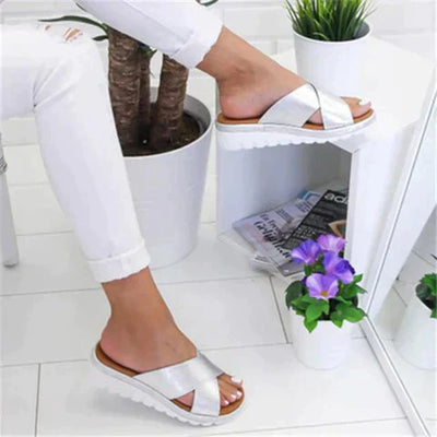 Norah® | Die trendigen orthopädischen Sandalen
