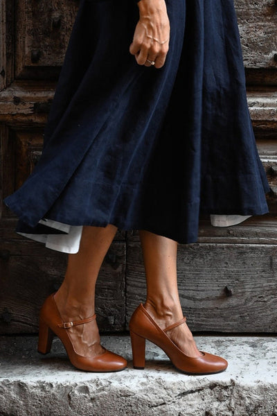 Bravina | Tägliche Sandalen mit Riemen und kleinem Absatz