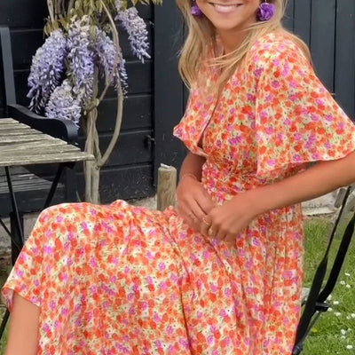 Sara – Blumenmaxikleid mit Rüschenärmel